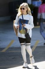 SARAH MICHELLE GELLAR Out Shopping in Brentwood 01/29/2020
