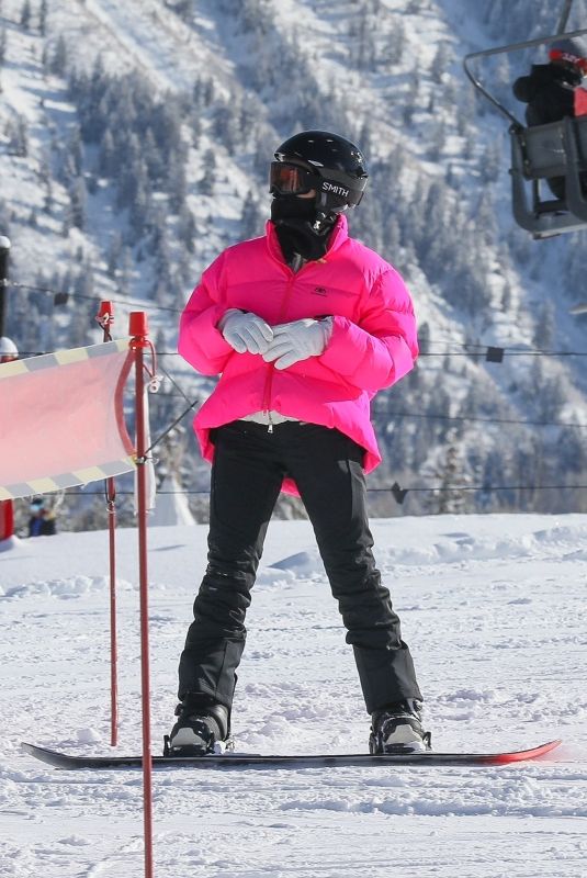 SOFIA RICHIE Out Skiing in Aspen 01/02/2020