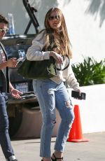 SOFIA VERGARA Shopping for a New Apartment in West Hollywood 01/28/2020