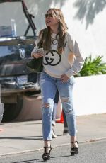 SOFIA VERGARA Shopping for a New Apartment in West Hollywood 01/28/2020