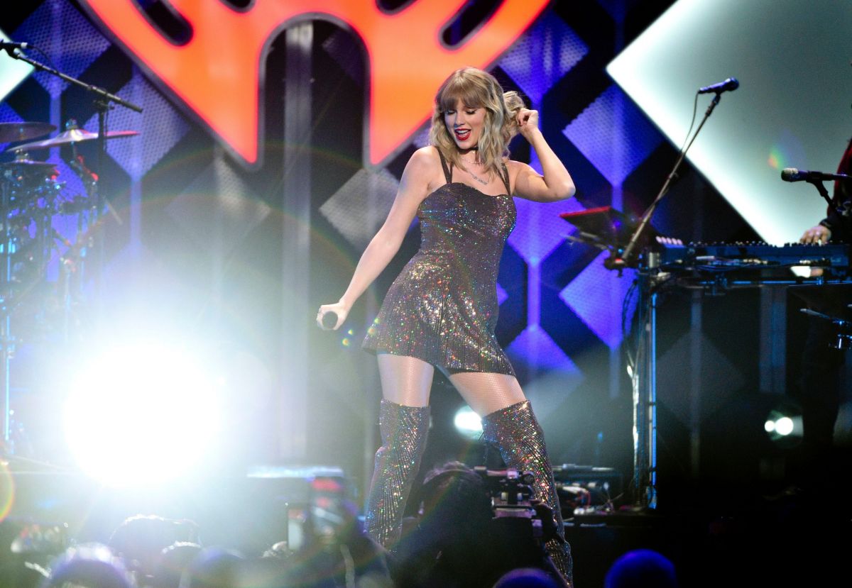 Taylor Swift Performs At Iheartradio Jingle Ball At Madison Square