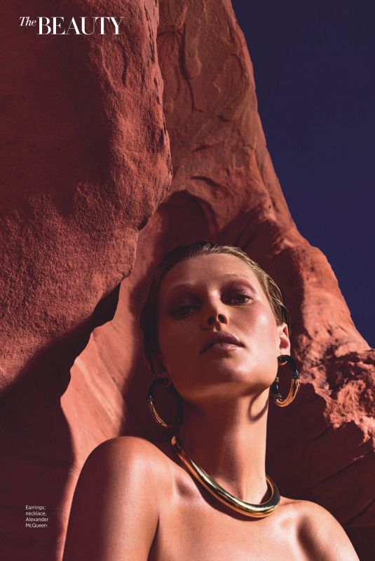 TONI GARRN in Harper