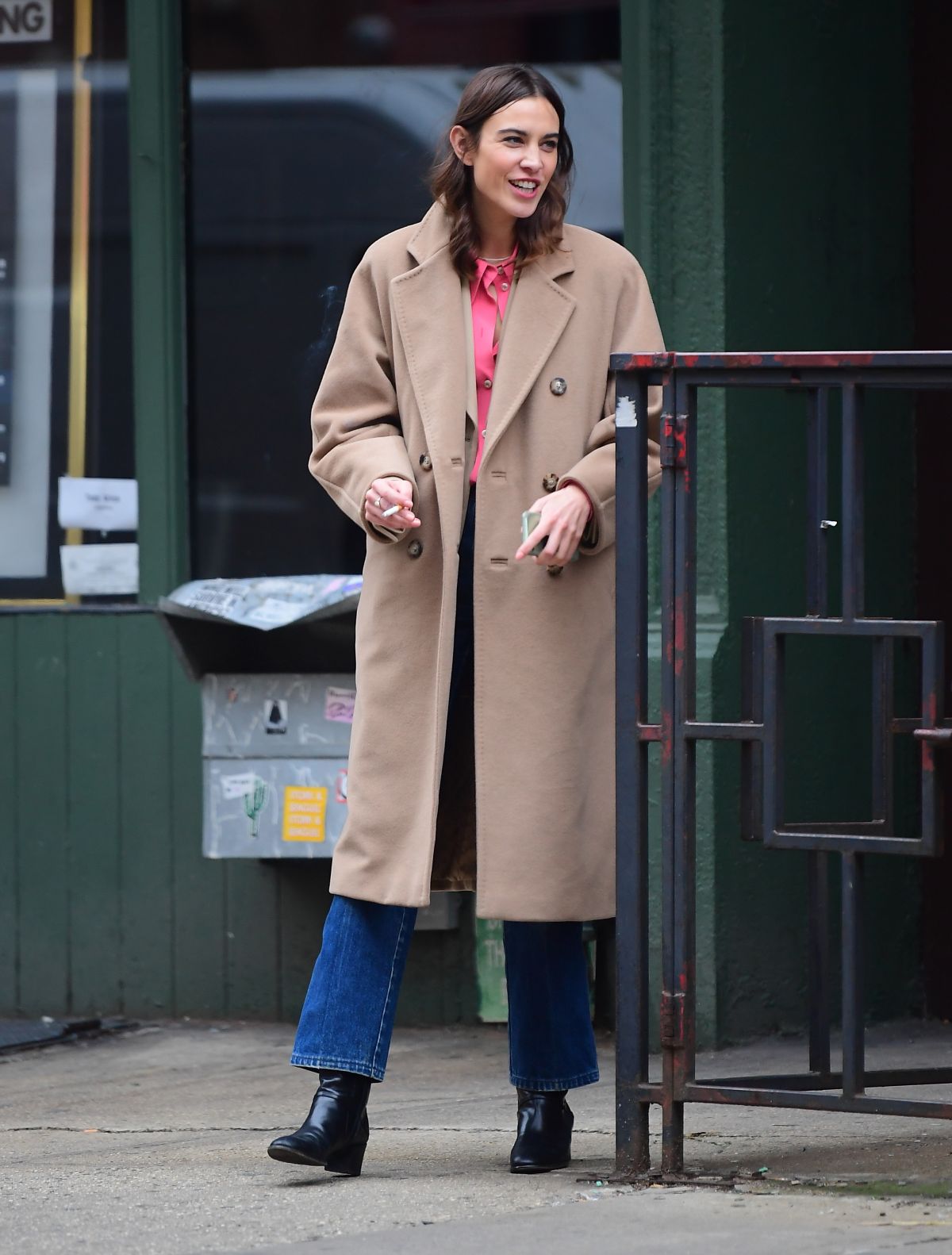 ALEXA CHUNG Out and About in New York 01/31/2020 – HawtCelebs