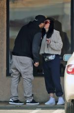 AMANDA BYNES and Paul Michaels Out Kissing in Los Angeles 2/24/20 | celebrityparadise - hollywood , celebrities , babes & more