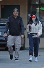AMANDA BYNES and Paul Michaels Out Kissing in Los Angeles 2/24/20 | celebrityparadise - hollywood , celebrities , babes & more