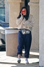 AMANDA BYNES and Paul Michaels Out Kissing in Los Angeles 2/24/20 | celebrityparadise - hollywood , celebrities , babes & more
