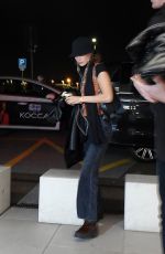 BELLA, GIGI and YOLANDA HADID Leaving Milan after Fashion Week 02/23/2020