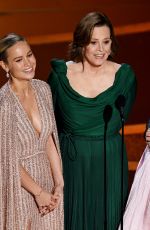 BRIE LARSON, SIGOURNEY WEAVER and GAL GADOT Speak Onstage at 2020 Academy Awards 02/09/2020