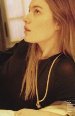 CAMILLE ROWE in L