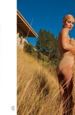 CAROLYN MURPHY in Elle Magazine, March 2020