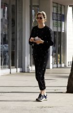 ELIZABETH BANKS Out for Iced Coffee in Los Angeles 02/24/2020