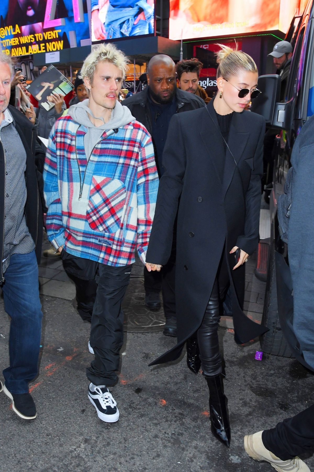HAILEY and Justin  BIEBER  Out and About in New York 02 07 