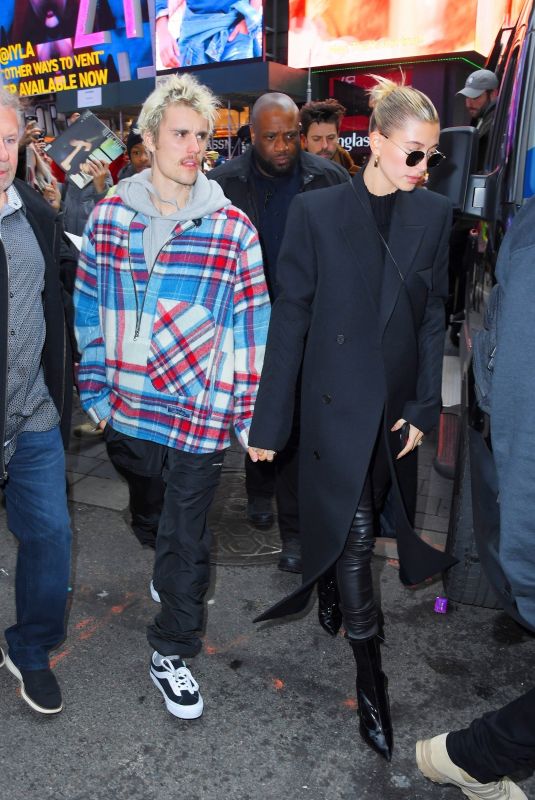 HAILEY and Justin BIEBER Out and About in New York 02/07/2020