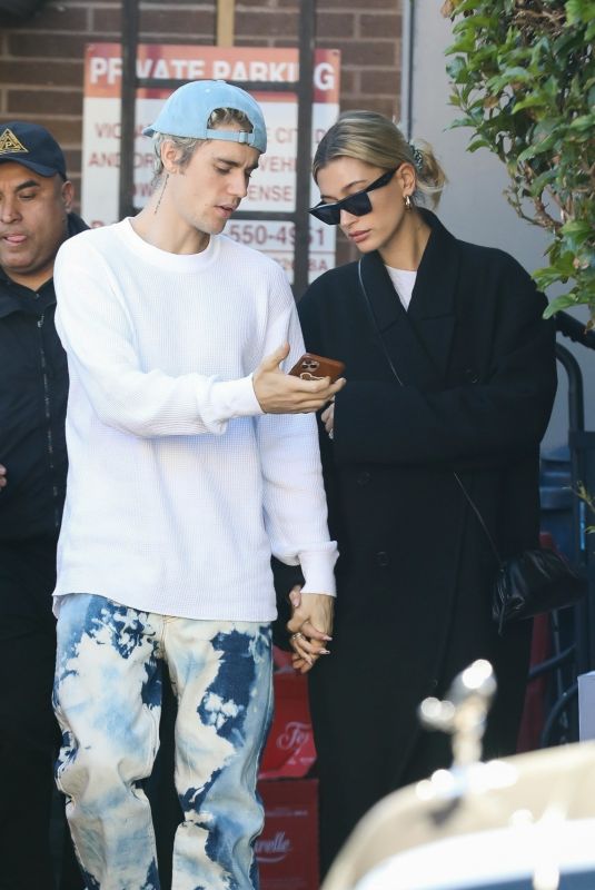 HAILEY and Justin BIEBER Out for Lunch in Beverly Hills 02/16/2020