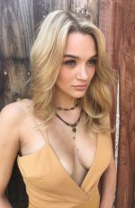 HUNTER HALEY KING - Lexas Lavalieres Necklaces Lookbook, 2016