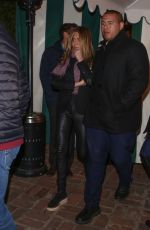 JENNIFER ANISTON Leaves Sara Foster