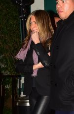 JENNIFER ANISTON Leaves Sara Foster