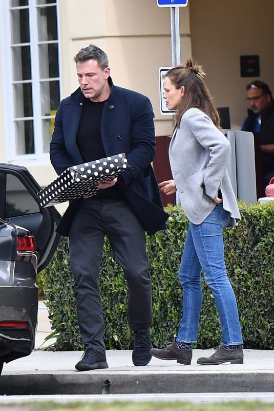 JENNIFER GARNER and Ben Affleck Out in Brentwood 02/27/2020