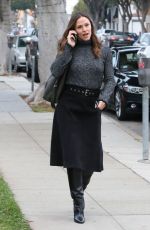 JENNIFER GARNER Out and About in Santa Monica 02/21/2020