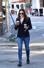JENNIFER GARNER Out for Coffee in Brentwood 02/05/2020