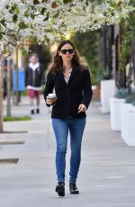 JENNIFER GARNER Out for Coffee in Brentwood 02/05/2020