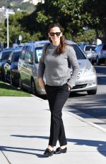 JENNIFER GARNER Out for Sunday Morning Church Services in Pacific Palisades 02/02/2020