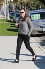 JENNIFER GARNER Out for Sunday Morning Church Services in Pacific Palisades 02/02/2020