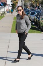 JENNIFER GARNER Out for Sunday Morning Church Services in Pacific Palisades 02/02/2020