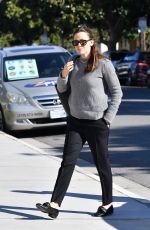 JENNIFER GARNER Out for Sunday Morning Church Services in Pacific Palisades 02/02/2020