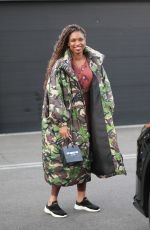 JENNIFER HUDSON Shopping at XIV Karats 02/24/2020