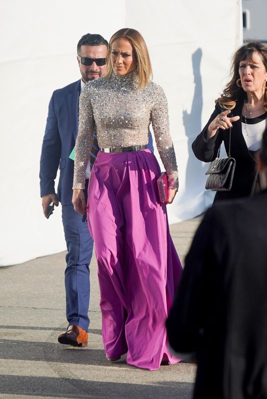 JENNIFER LOPEZ Arrives at Film Independent Spirit Awards in Santa Monica 02/08/2020