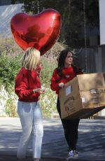 JENNIFER LOVE HEWITT Preparing for a Valentine