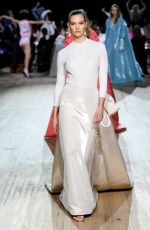 KARLIE KLOSS at Marc Jacobs Runway Show at New York Fashion Week 02/12/2020