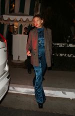 KATE HUDSON Leaves Sara Foster