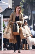 KATHERINE SCHWARZENEGGER Shopping in Pacific Palisades 02/15/2020
