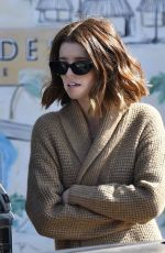 KATHERINE SCHWARZENEGGER Shopping in Pacific Palisades 02/15/2020