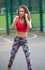 KATIE WAISSEL Working Out at a Park a London 02/06/2020