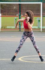 KATIE WAISSEL Working Out at a Park a London 02/06/2020