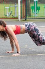 KATIE WAISSEL Working Out at a Park a London 02/06/2020