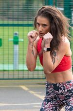 KATIE WAISSEL Working Out at a Park a London 02/06/2020