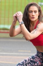KATIE WAISSEL Working Out at a Park a London 02/06/2020