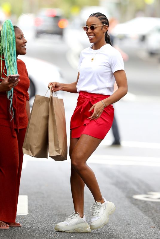 KELLY ROWLAND Out Shopping in Sydney 02/26/2020