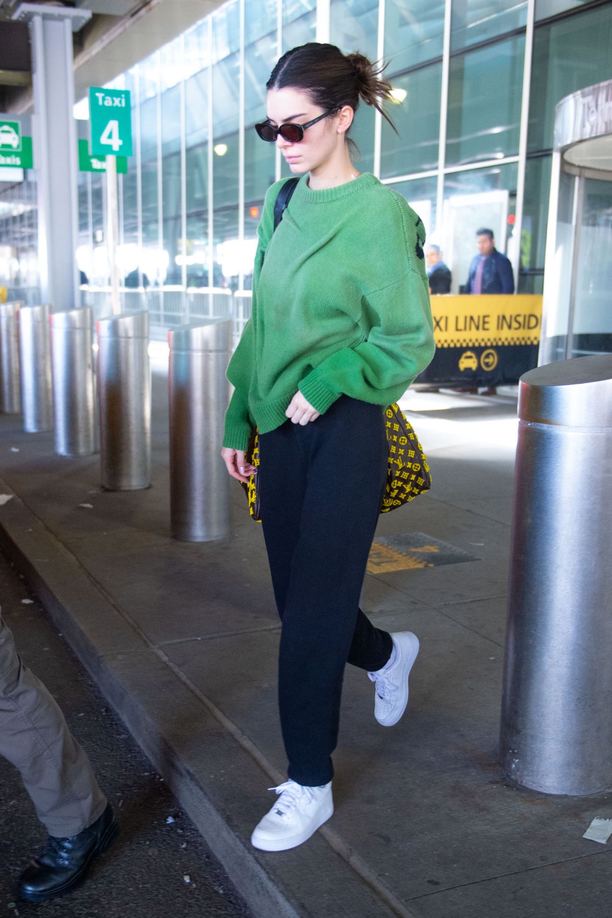 kendall jenner arrives at jfk airport in new york city-130519_1