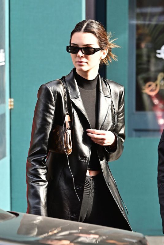 KENDALL JENNER Leaves Sadelle