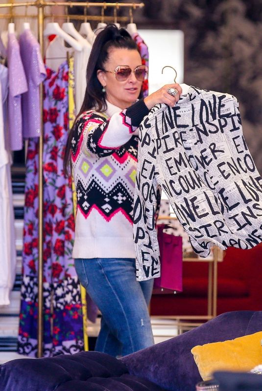 KYLE RICHARDS Out SHopping in Bverly Hills 02/03/2020