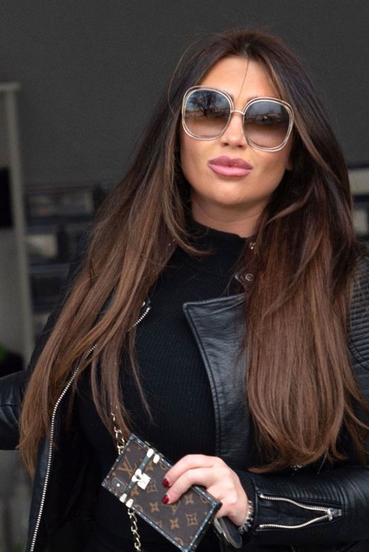 LAUREN GOODGER Leaves Scissor Longue in Romford 02/05/2020