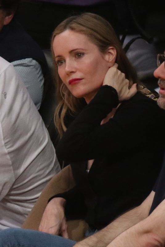 LESLIE MANN at a Basketball Game in Los Angeles 02/25/2020