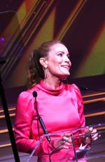 LESLIE MANN at Hollywood Beauty Awards 2020 in Los Angeles 02/06/2020