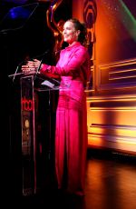 LESLIE MANN at Hollywood Beauty Awards 2020 in Los Angeles 02/06/2020