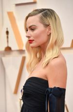 MARGOT ROBBIE at 92nd Annual Academy Awards in Los Angeles 02/09/2020